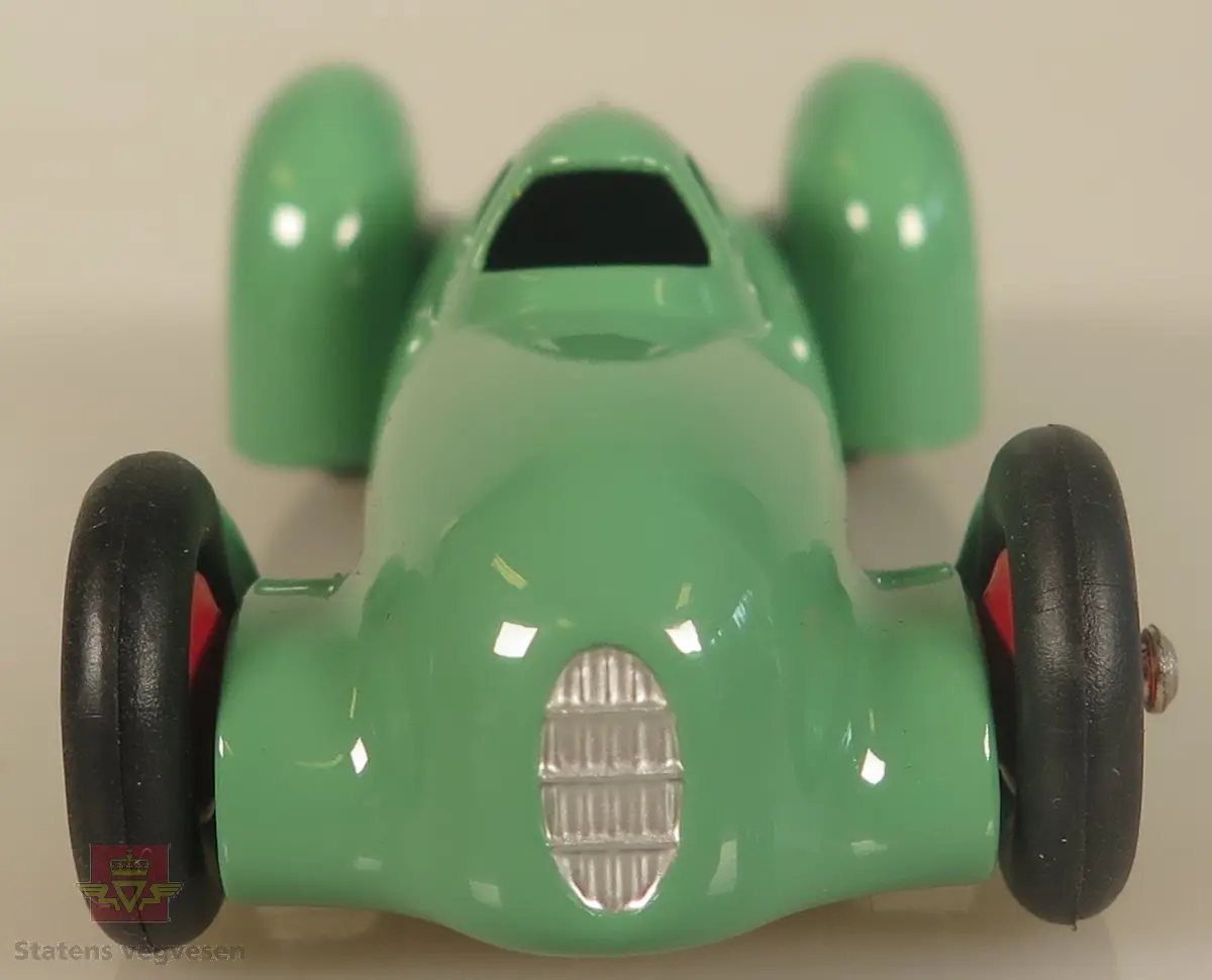 Modellbil av en Auto-Union Voiture de Record, modellbilen er farget grønn med røde hjulkapsler.