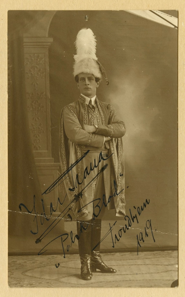 Idar Trana i rolle i operetten Polsk blod, satt opp ved Trondhjems Teater i 1919.