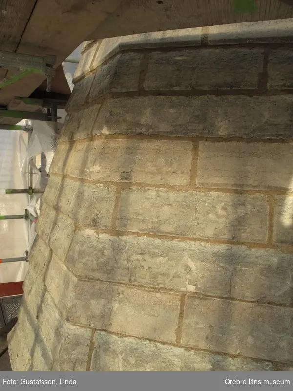 Renoveringsarbeten av tornfasader på Olaus Petri kyrka (Olaus Petri församling).
Omfogade fasader, södra trapphustornet.
Dnr: 2008.230.065