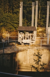 Damlukespill på demningen tilhørende kraftverket på Kistefos