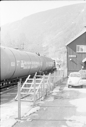 Transport av ammoniakktanker på Rjukanbanen. Transporten pas