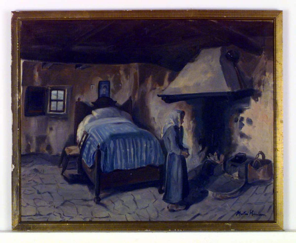 Interiør fra Brisighella, Italia. En seng dominerer rommet; ved siden av sengen står en stol. Til høyre for sengen er det en peis. En kone med skaut på hodet står vendt mot peisen.På venstre side av sengen er det et lite vindu med lemmen på innsiden.