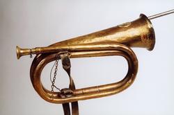 postmuseet, gjenstander, posthorn, trompettype, lærrem, stål