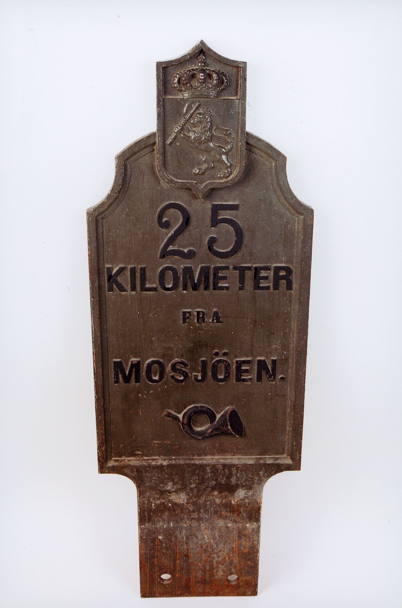 postmuseet, gjenstander, kilometertavle, 25 kilometer fra Mosjøen