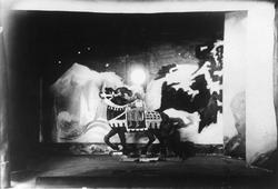 Dukketeater, "Østenfor sol, vestenfor måne",