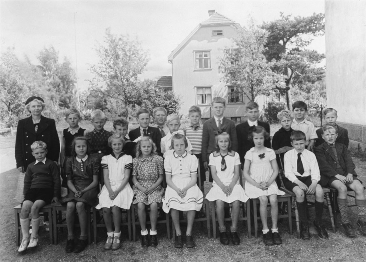 1. klasse 1943, Kontra skole.