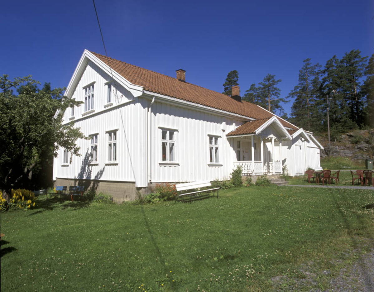 Våningshus, Skårer gård, hvitmailt