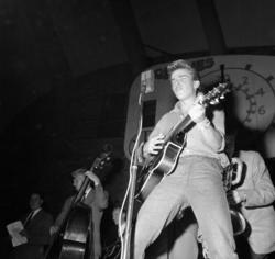 "Smiling Tommy" konkurrerer om å bli Oslos rocke-konge på Jo