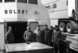 "Bolsøy" ved kai i Molde med mannskapet ombord...Mannskapet 