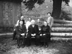 Marte Devik f.Lothe er søster til Anders Lothe..g.m Rasmus D