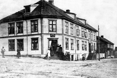 Den første folkehøgskolen i Norge
