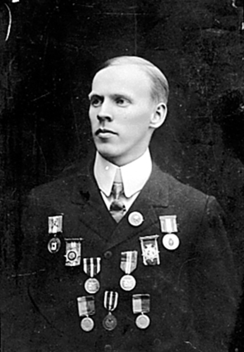 Hamar, HIL, portrett skøyteløper og høydehopper Otto Monsen, representerte Norge under sommer OL i London i 1908, friidrett, norgesmester 7 ganger i høydehopp, 
