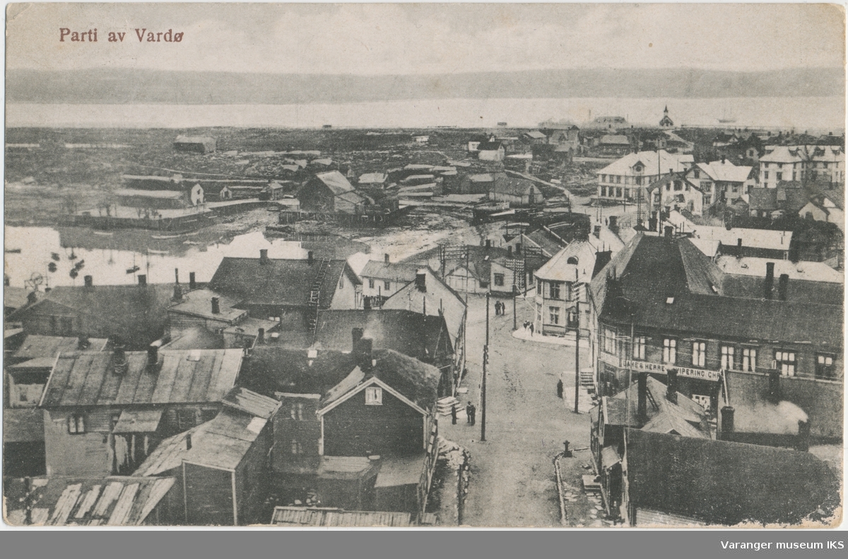 Postkort, Valen og deler av sentrum, sett fra kirketårnet, ca. 1915
