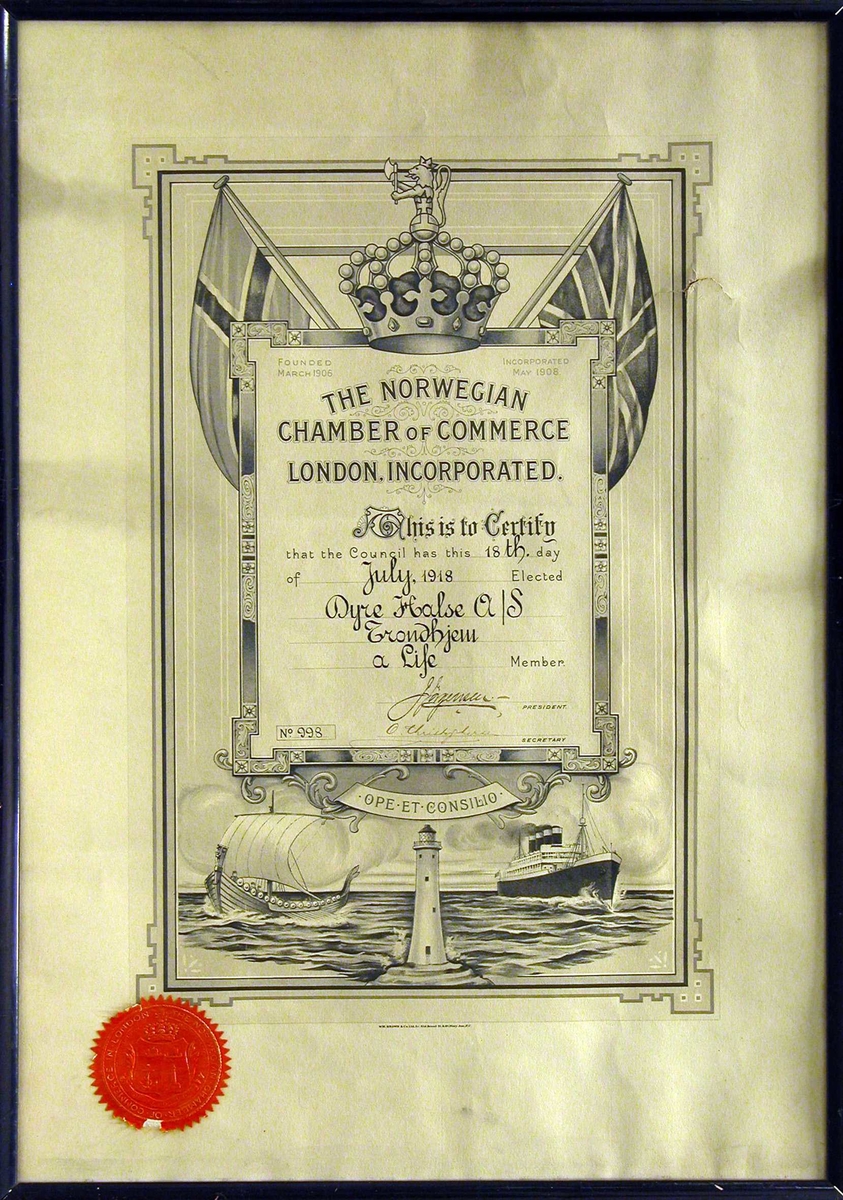 Diplom/ medlemsbevis (livstidsmedlem) tildelt Dyre Halse A/S fra "The Norwegian Chamber of Commerce London, Incorporated". Datert 18.juli 1918.