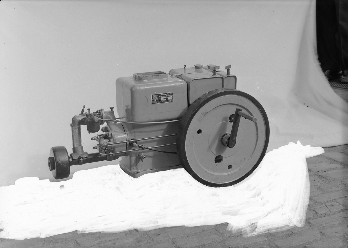 Sendling stasjonærmotor for Edv. Bjørnrud Maskinfabrik