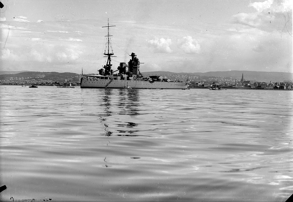 Det britiske slagskipet "Nelson" på besøk i 1933