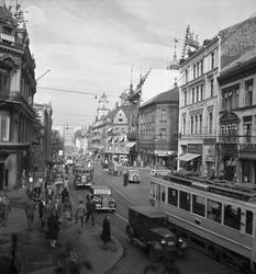 Karl Johans gate med Slottet i bakgrunnen