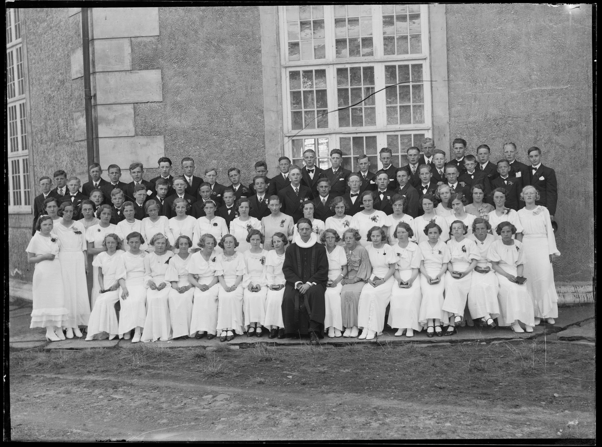 Konfirmanter ved Røros kirke, 1936