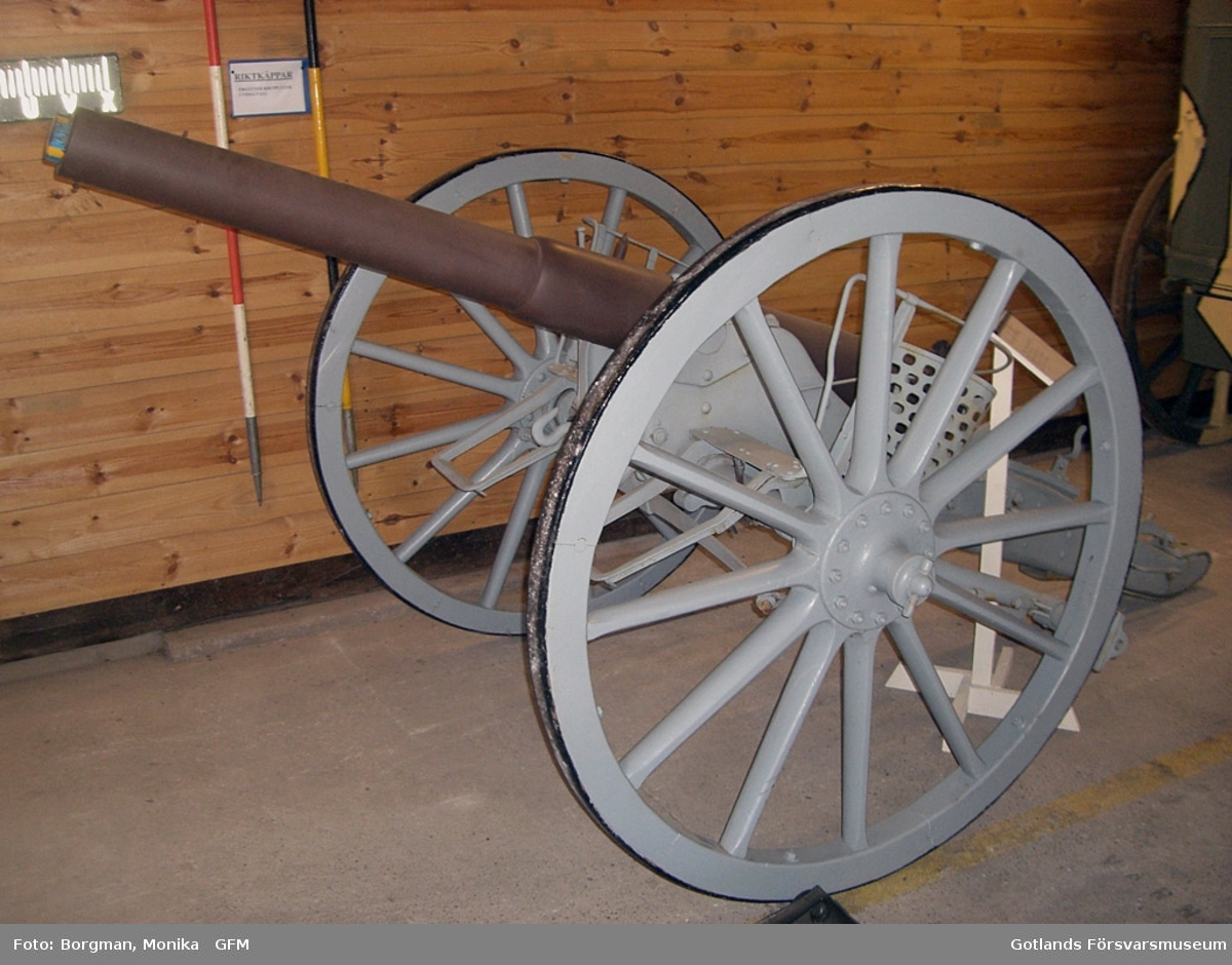 8,4 cm Kanon m/1881
Tillverkad i Finspång.
Skottvidd: 6,1 km
Projektilvikt: 2,27 kg