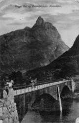 Sogge bru..Brua ble oppført i 1877 som er 60 meter lang mast