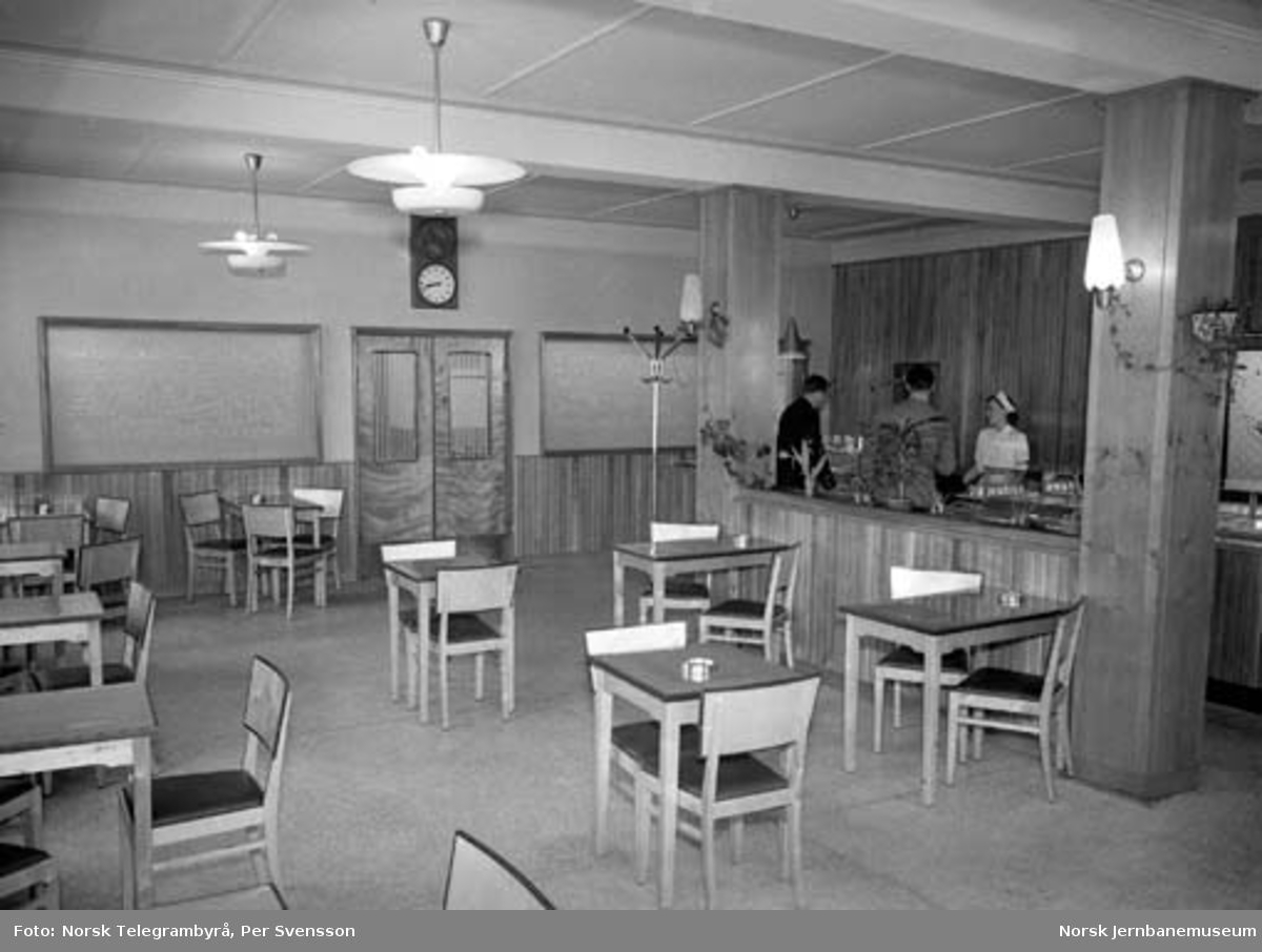 Ofotbanen : Narvik stasjonsbygning, jernbanerestauranten
