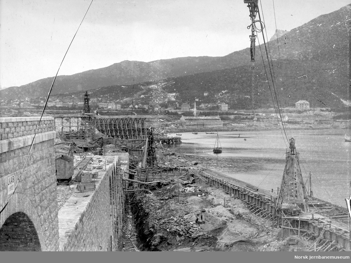 Mailmkaiene i Narvik under bygging