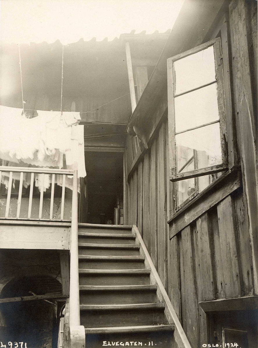 Trapp i gårdsrommet til Elvegata 11, Oslo. 1924.