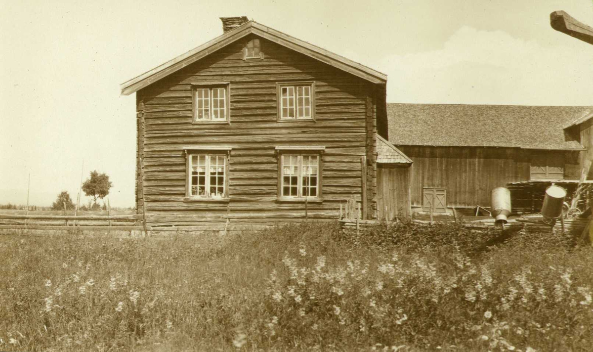 Gavlfasade, Kolset, Løten, Hedmark. Fotografert 1917.