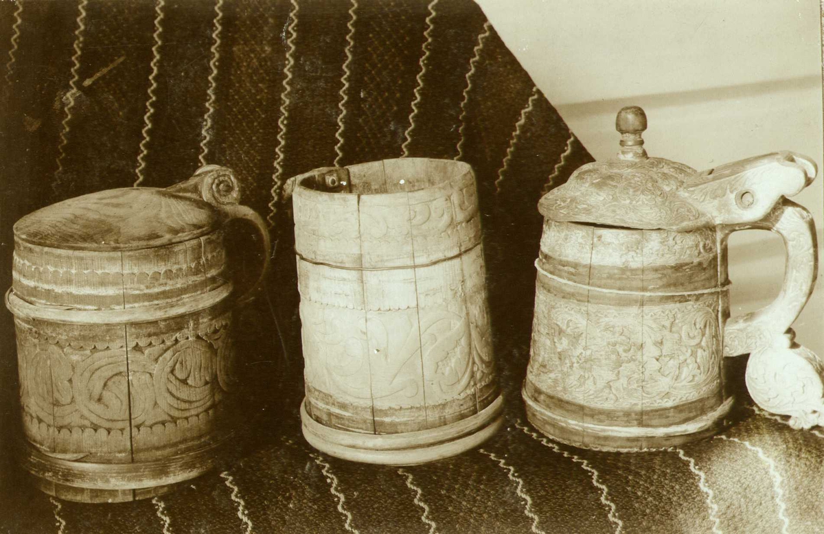 Trekrus, to fra Vågå, ett fra Lesja, Oppland. Fotografert 1910.