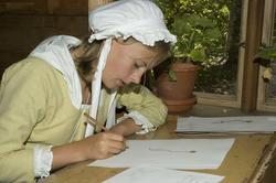 Levendegjøring på museum.Ferieskolen uke 31. De blomstene e