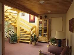 Byggeskikk i Enen gård, Molde. I hallen. Illustrasjonsbilde 