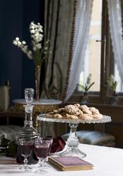 Punsj og makroner i Henrik Ibsens leilighet.