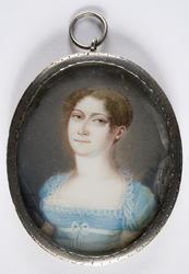 Malt miniatyrportrett av Bodil Marie Wiel f. Omsted Foyn. Hu