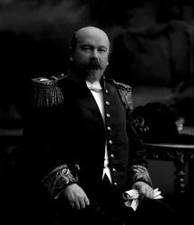 Portrett, Rasmus Ingvald Thorsen i uniform som konsul.