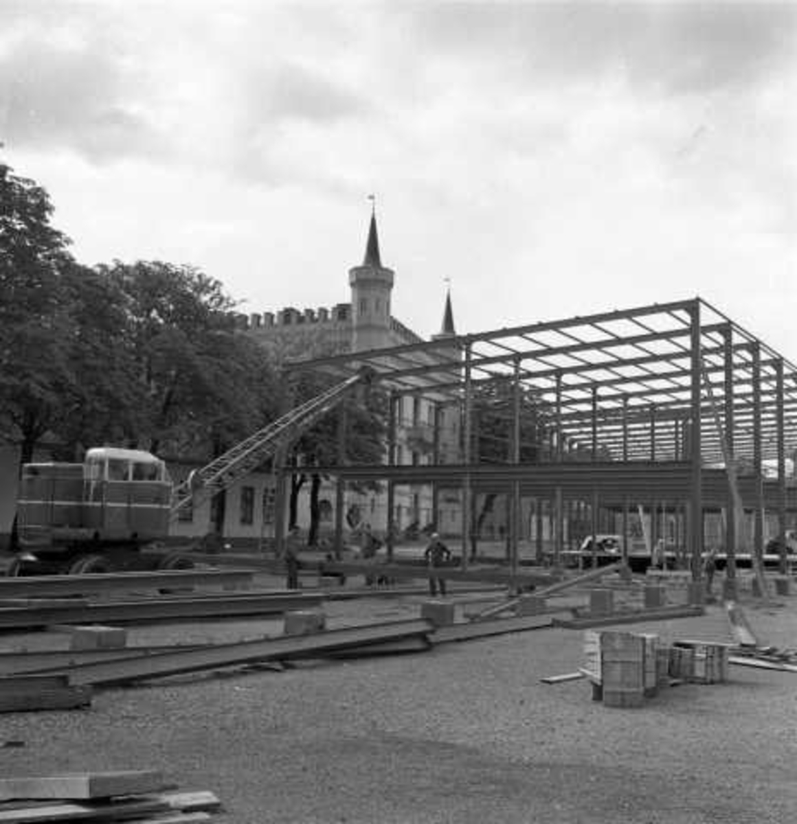 Utstillingshaller på Festningsplassen, Oslo, bygging av hallene, 1956.