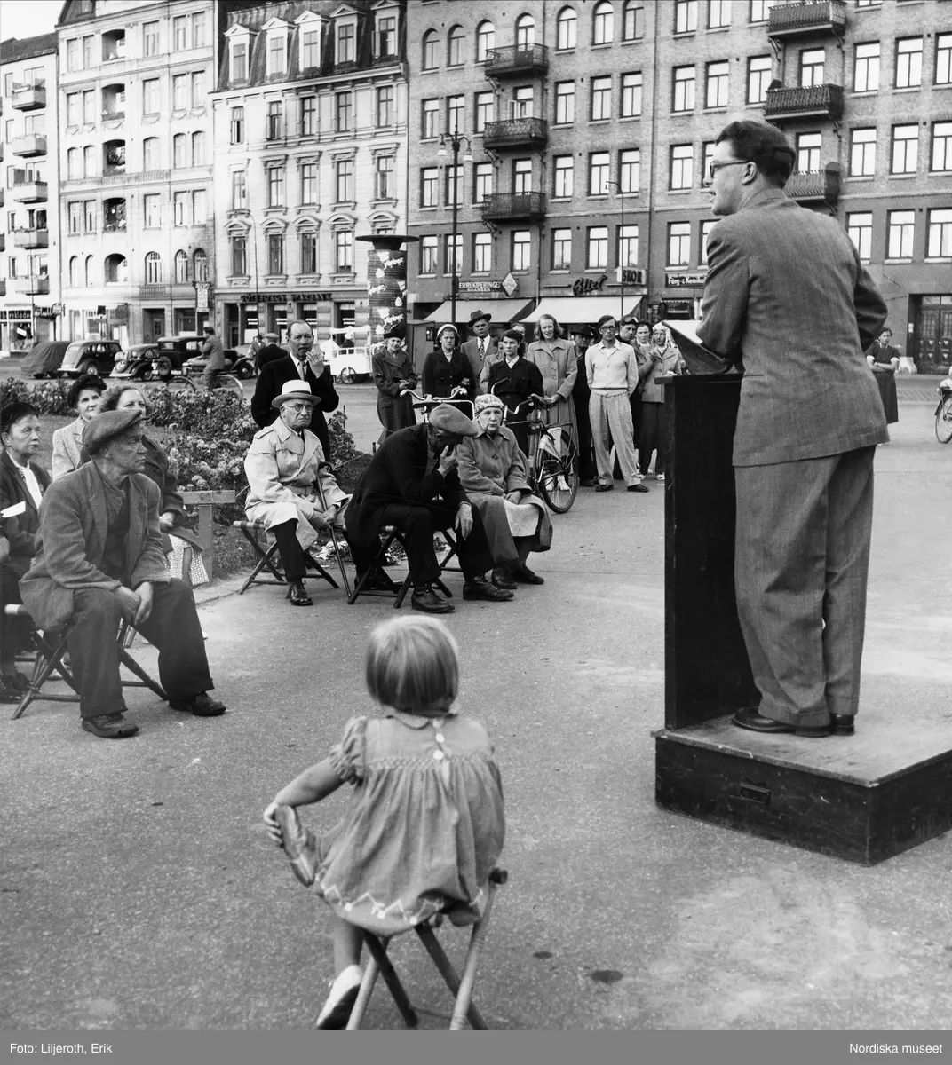 Göteborg. Torgmöte med en talare i talarsstol