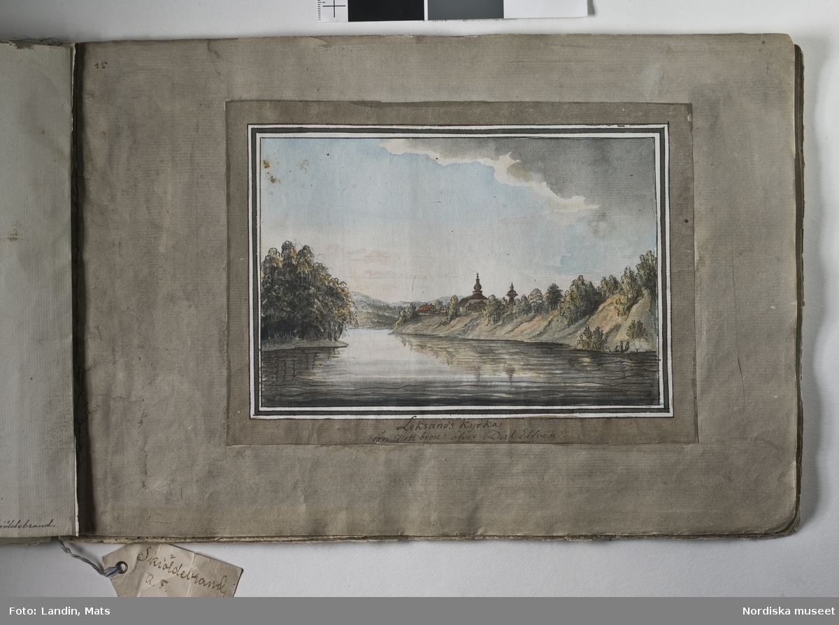 Album med titeln "Resan till Dalarna 1794". Akvareller utförda av greve Anders Fredrik Skjöldebrand (1757-1834) Falu koppargruva