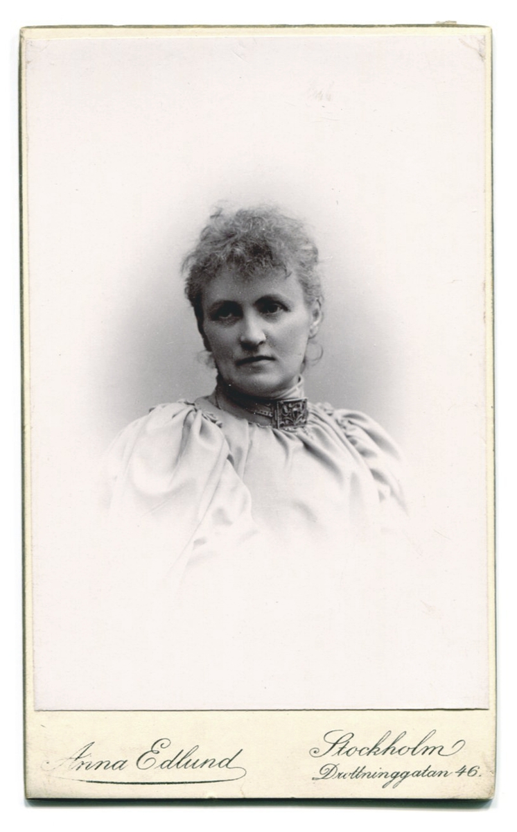 Alfhild Agrell var under 1880-talet en av tidens mest uppmärksammade dramatiker. Hennes författarskap var omfattande och hon skrev i en rad olika genrer.