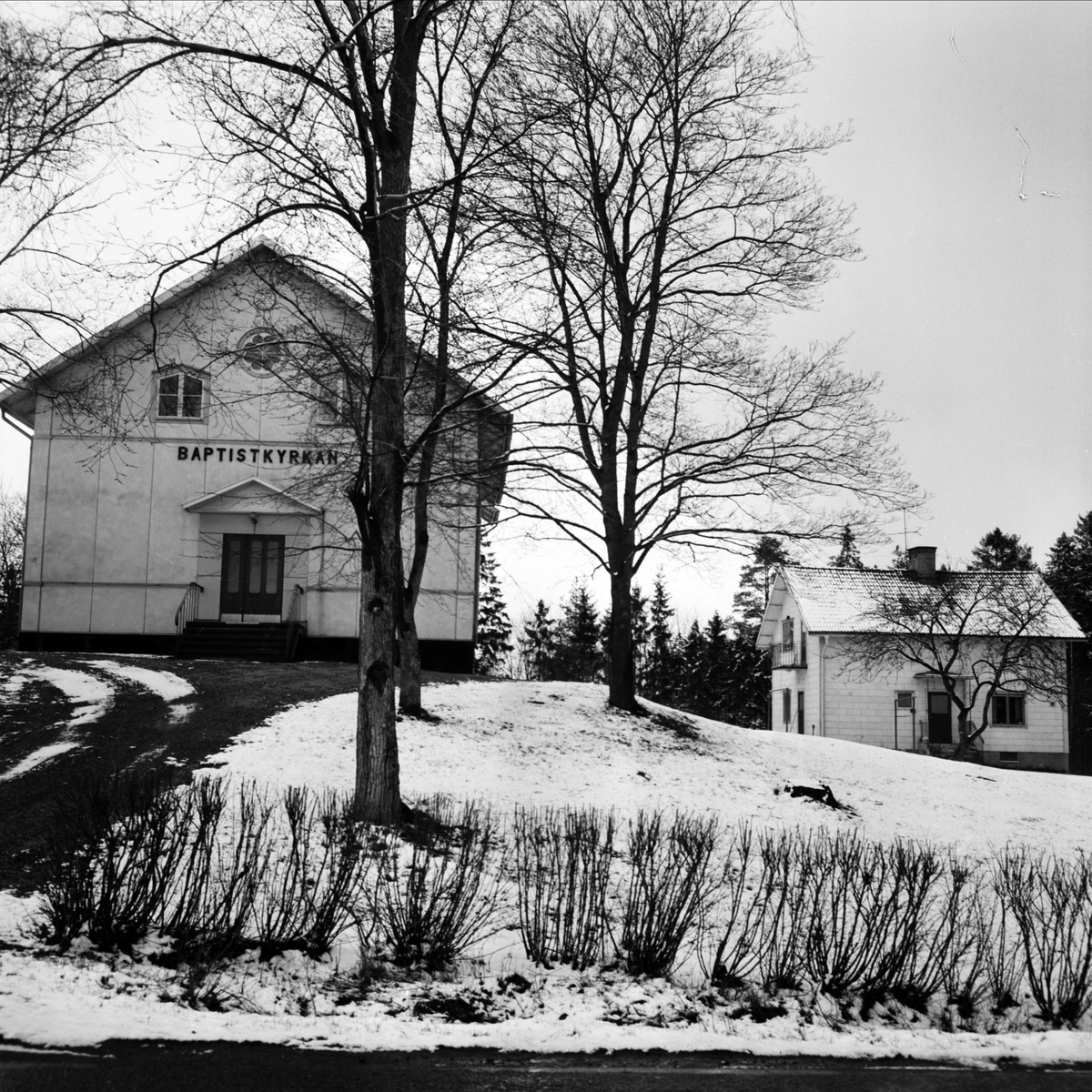 Söderfors baptistkyrka, Söderfors socken, Uppland april 1973