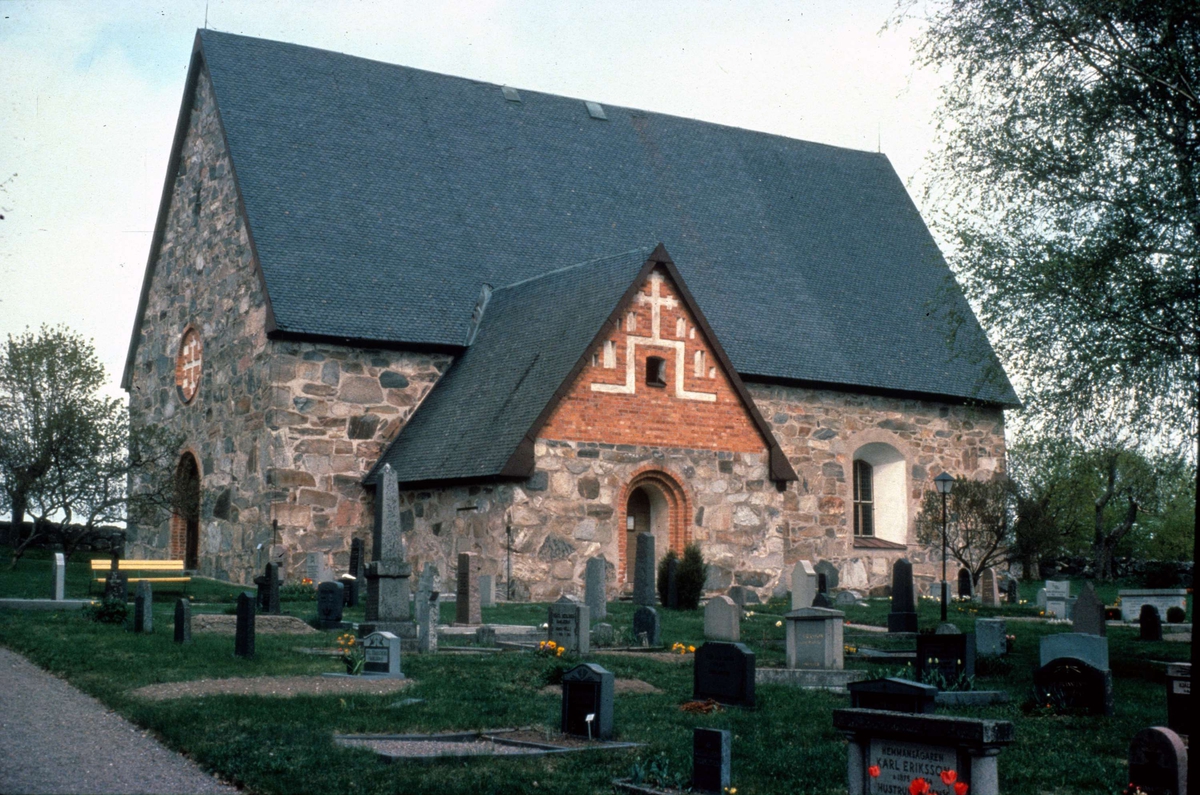 Kårsta kyrka, Vallentuna socken, Uppland 1981