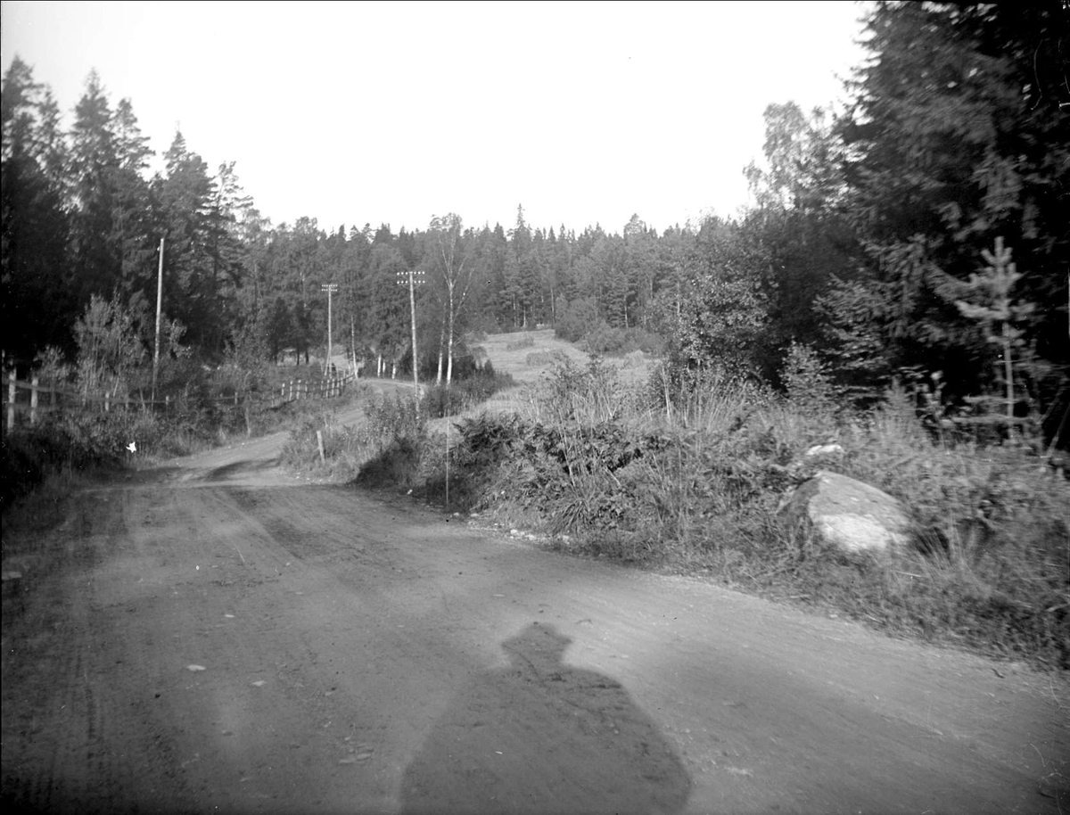 Landskapsvy med väg, Edsby, Eds socken, Uppland 1928