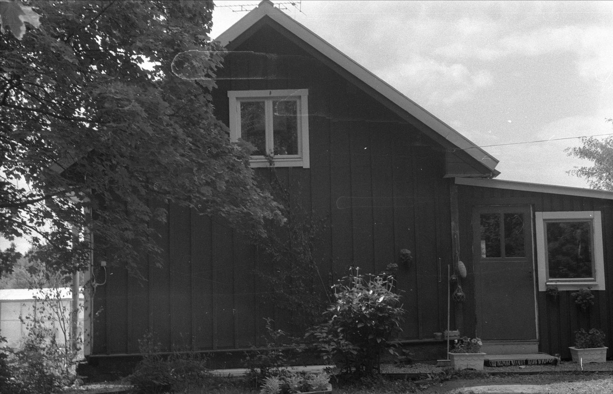 Sidokammarstuga, Hagalund 1, Sandbro, Björklinge socken, Uppland 1976 ...