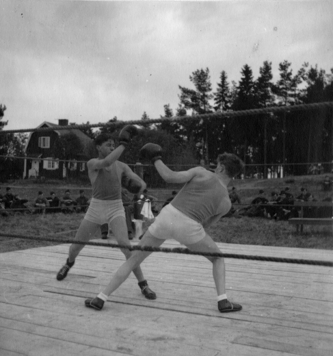Boxningsmatch på F 2 Roslagens flygflottilj, 1940.