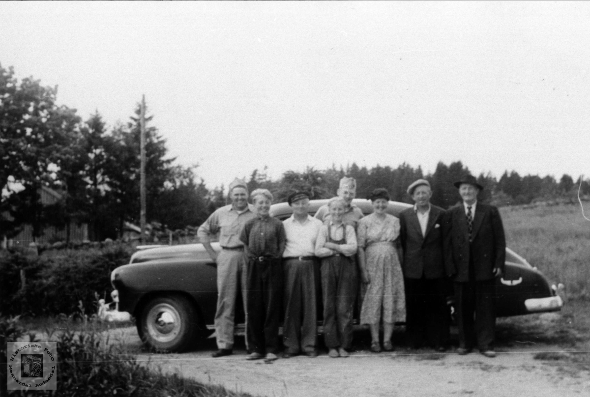Amerikanarar fra Tysklandsbrigaden besøker slekta på Bruskeland i Laudal..