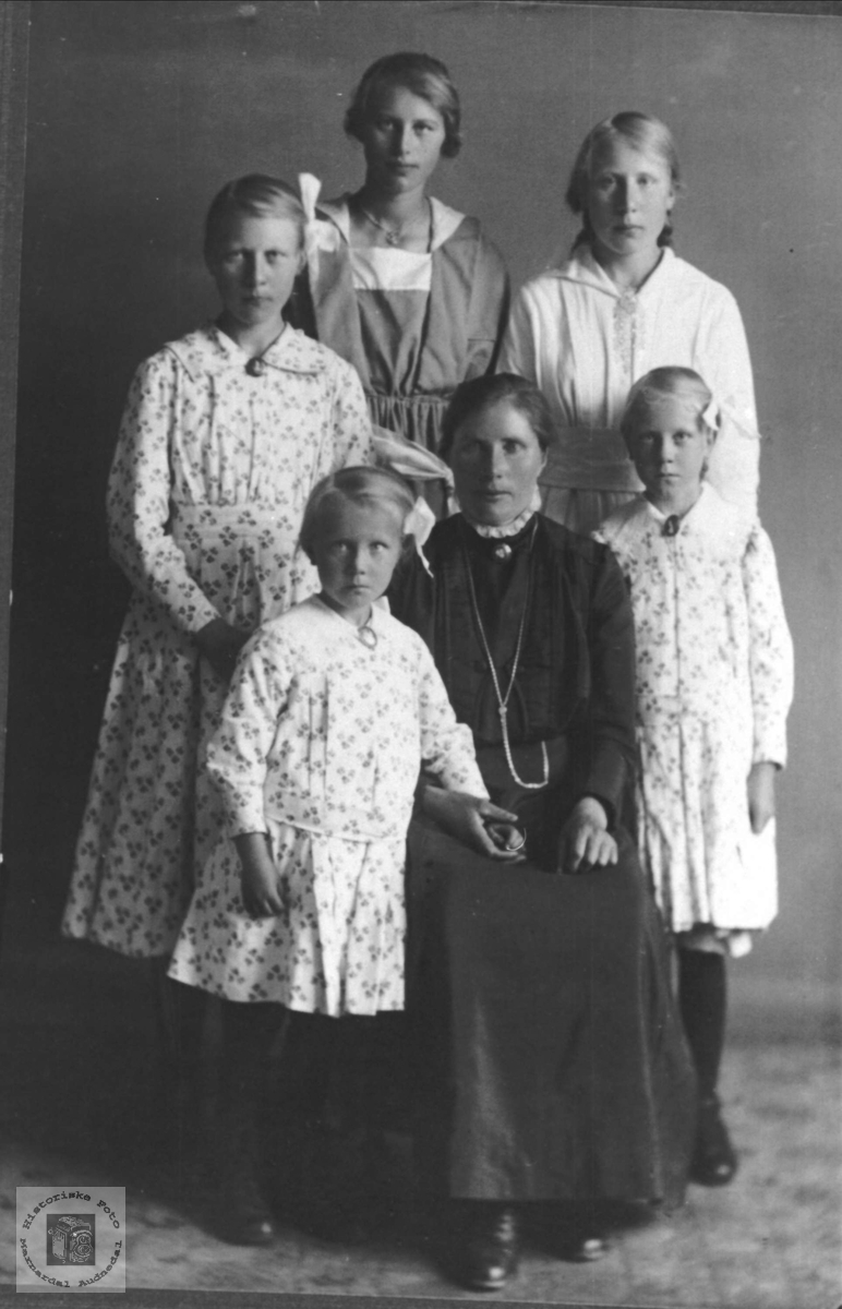 Familiegruppe, Øyslebø.
