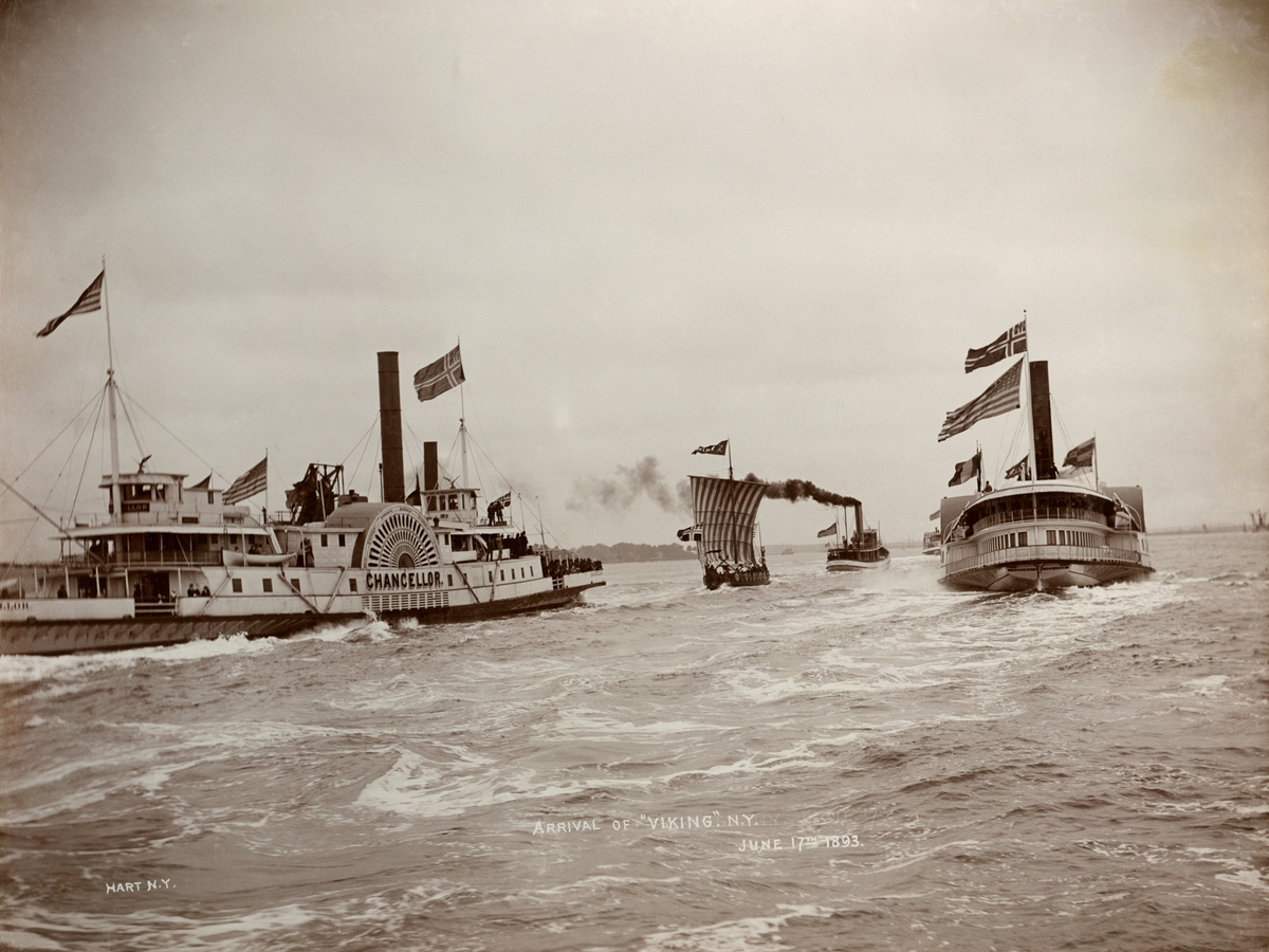 "Viking" (b.1893, A/S Framnæs mekaniske verksted, Sandefjord). - Ankommer New York på vei til verdensutstillingen i Chicago 1893.