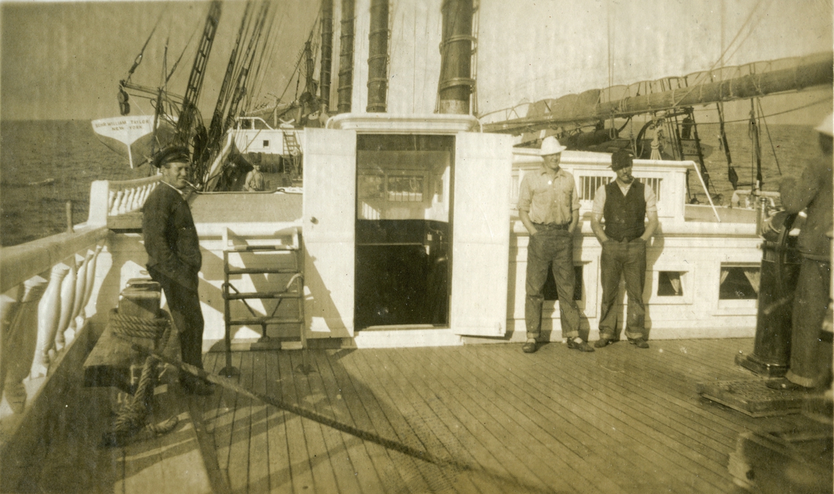 Norsk besetning ombord 4m. skonnert 'William Taylor'(b. 1917, Brunswick Marine Construction Corp., Brunswick).