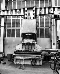 Hydraulisk presse for bl.a. knekking av plater etc. Kantpres