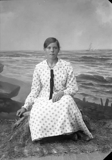 Enligt fotografens journal nr 4 1918-1922: "Johansson, Linnéa Dälna, Svenshögen".