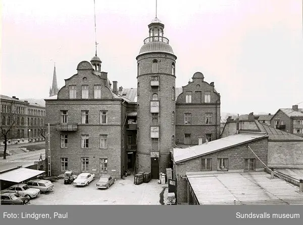 Gamla brandstationen (1899-1957). Köpmangatan 29,  Skolhusallén 17.
